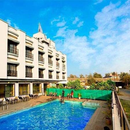 Hotel Aristro Lonavala Eksteriør billede