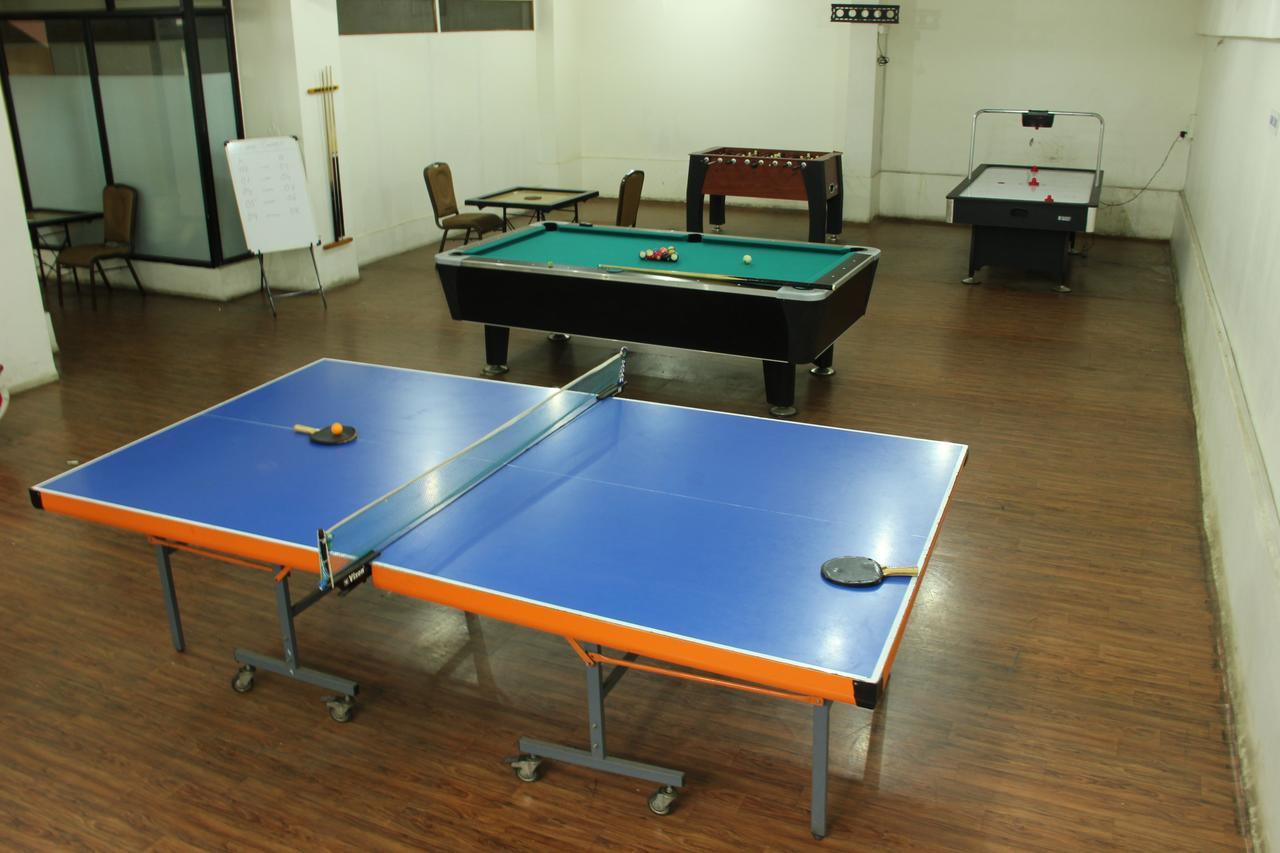 Hotel Aristro Lonavala Eksteriør billede