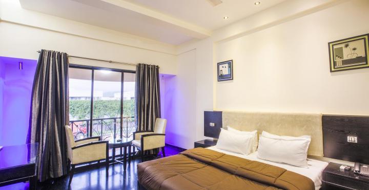 Hotel Aristro Lonavala Eksteriør billede