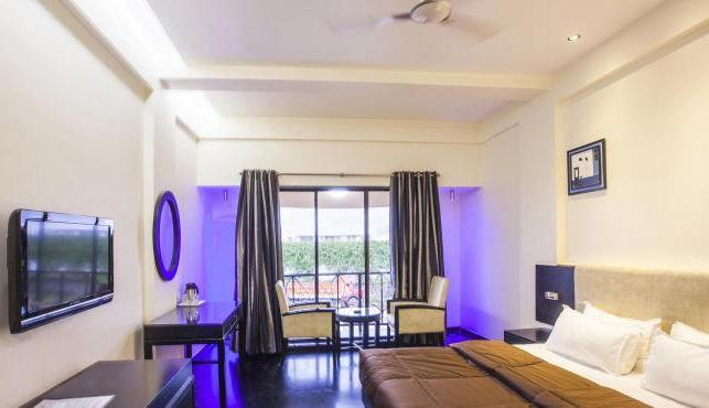 Hotel Aristro Lonavala Eksteriør billede